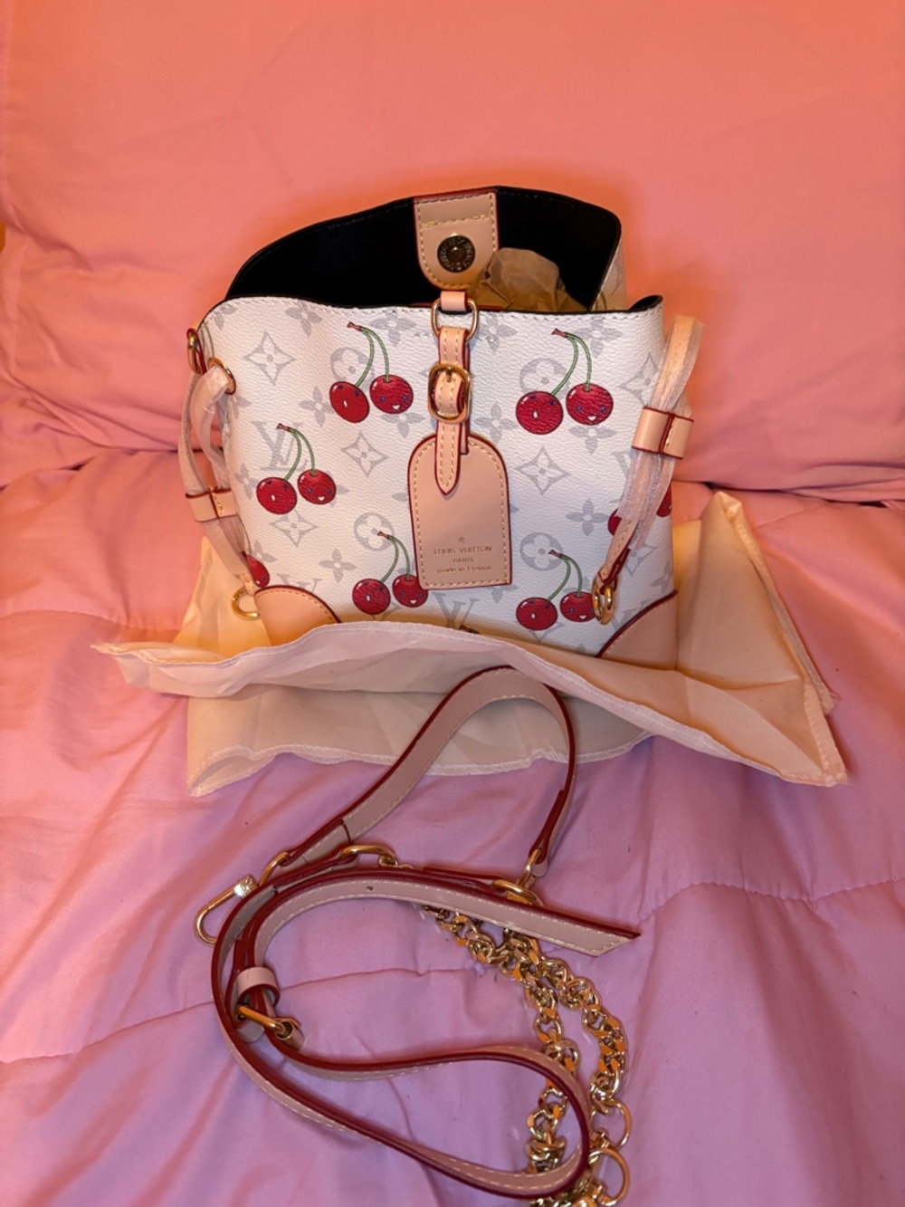 White bucket bag with cherries